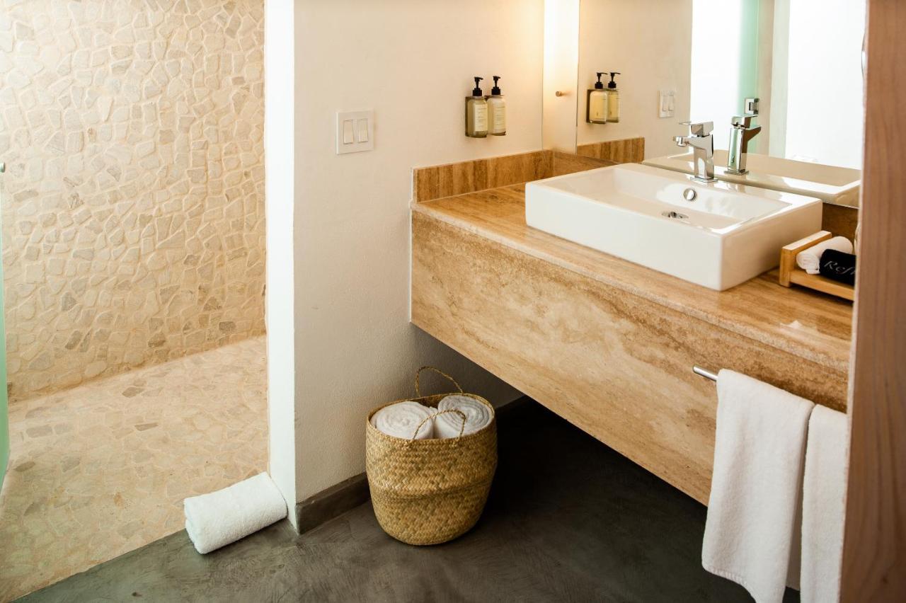 Poolside suite with private jacuzzi