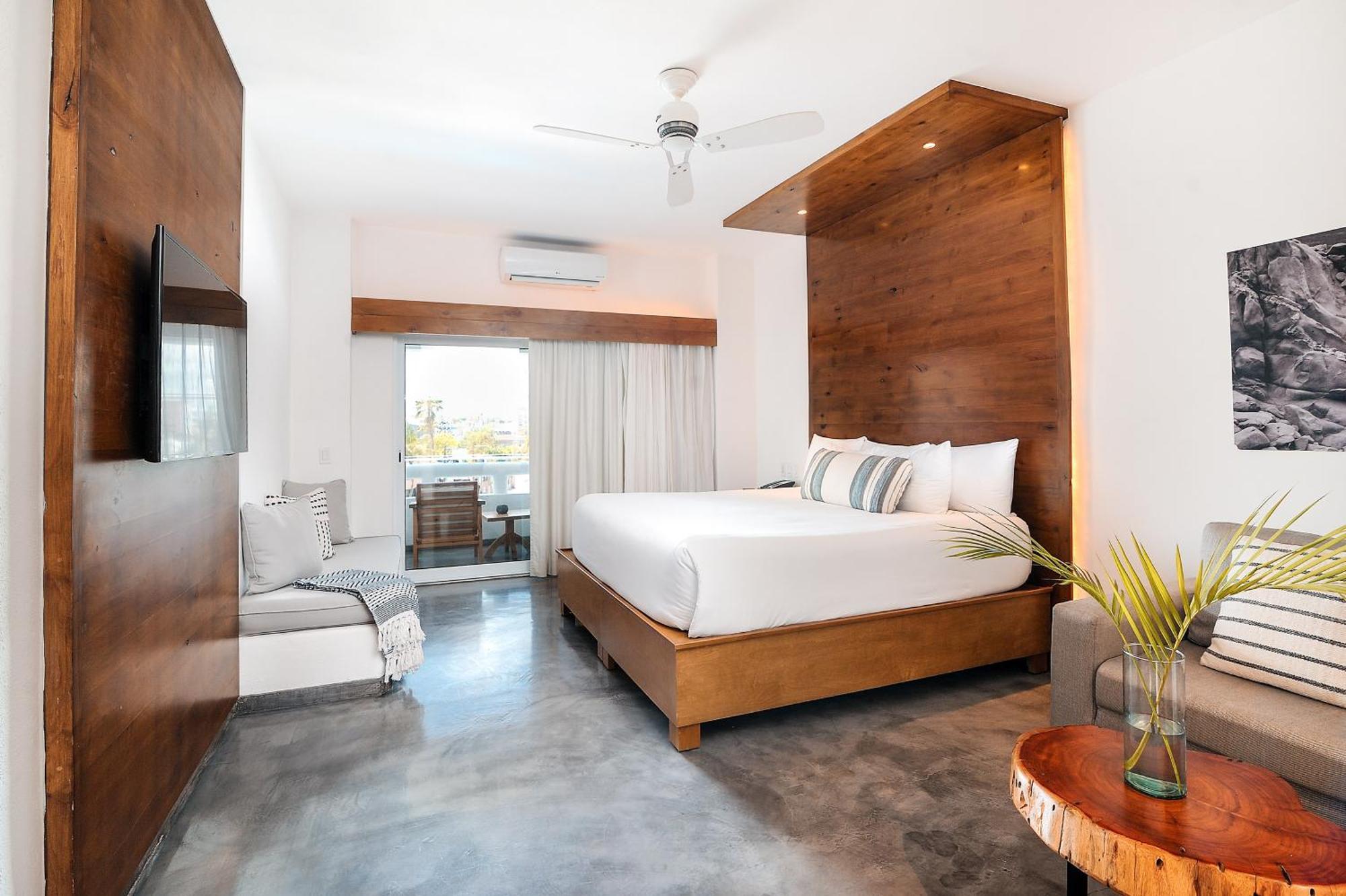 Superior King Room